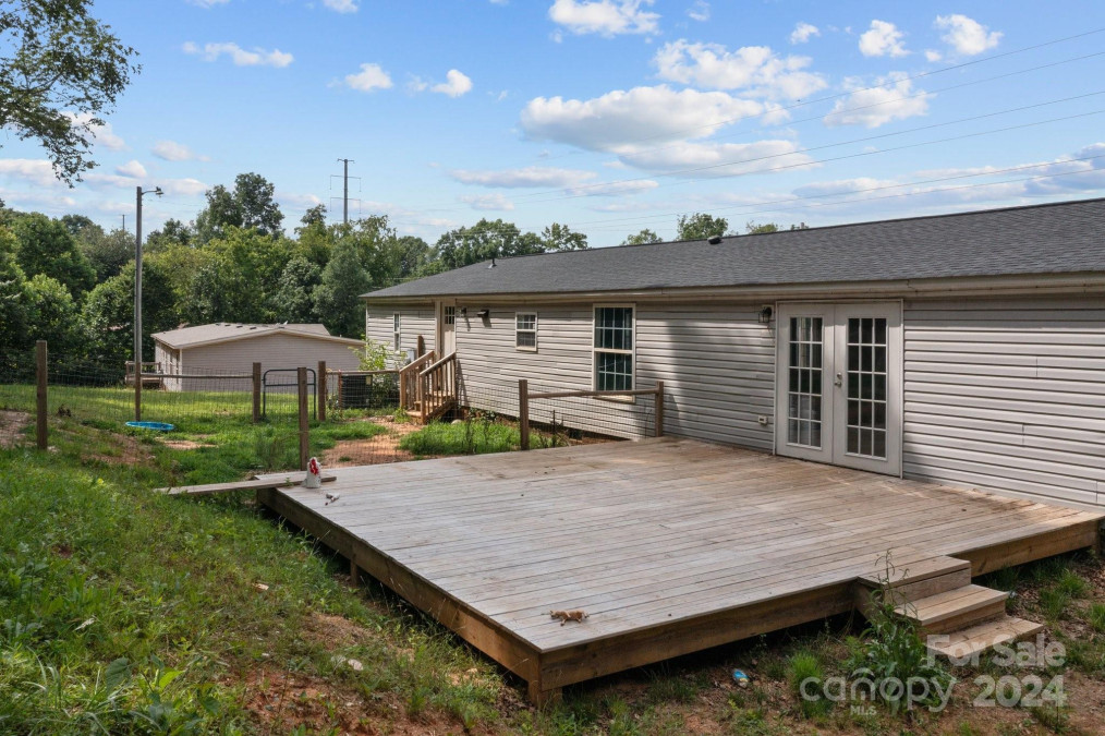 360 Forest Hollow Dr Statesville, NC 28677