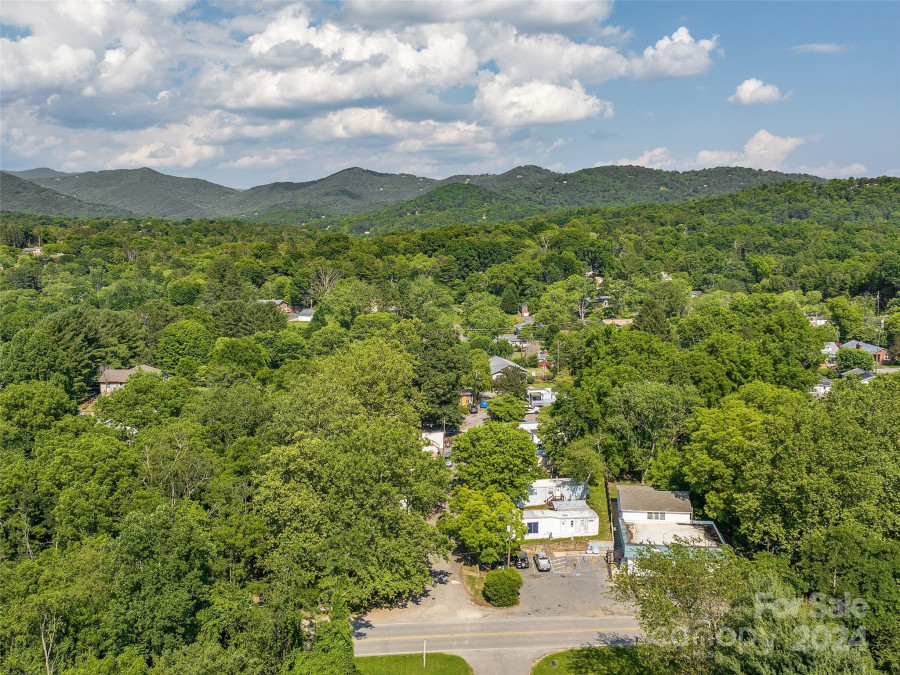 35 Brookdale Rd Asheville, NC 28804