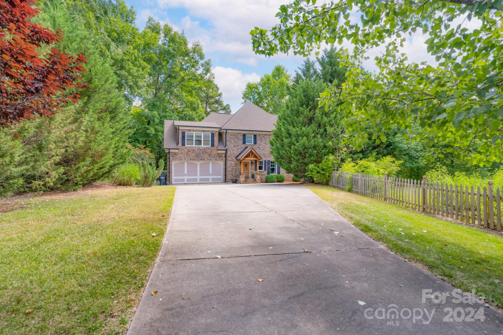 1153 Windsong Bay Ln Tega Cay, SC 29708