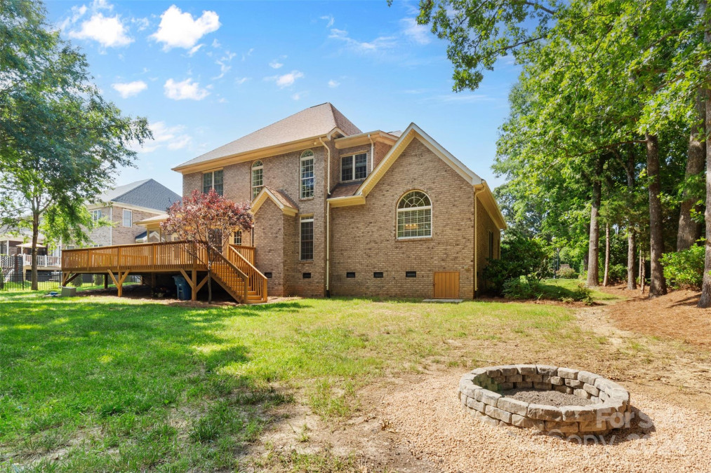 5885 Four Wood Dr Matthews, NC 28104