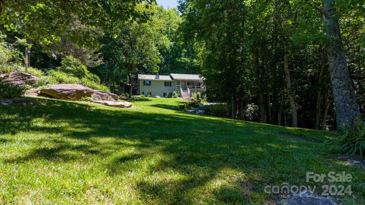 25 Easterly Ln Fletcher, NC 28732