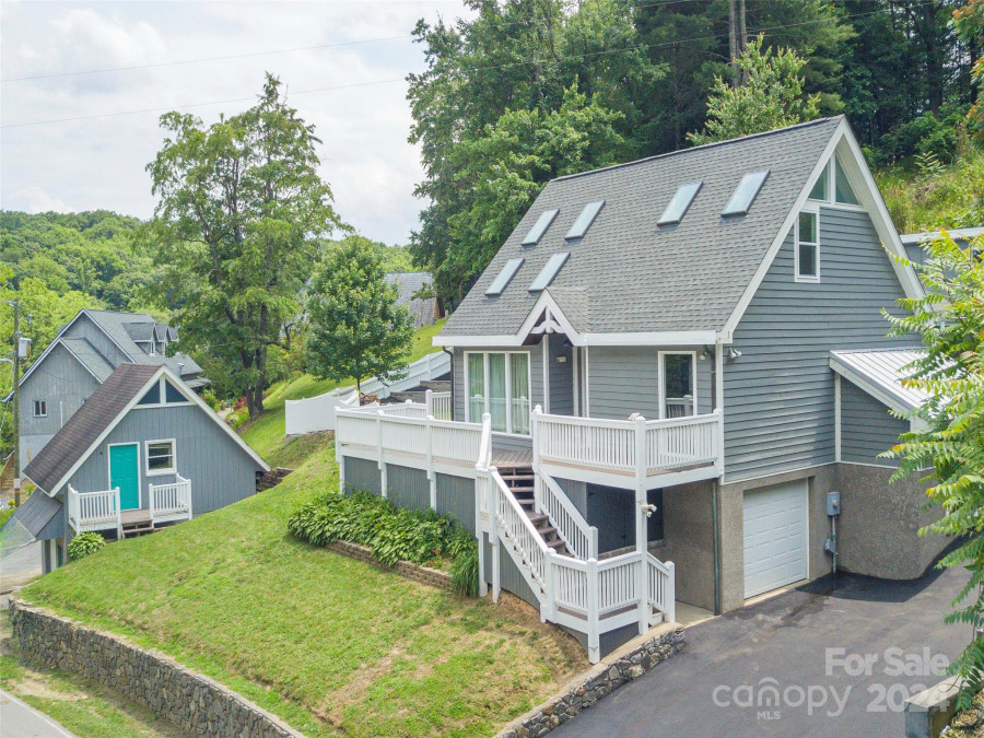 207 Jonestown Rd Asheville, NC 28804