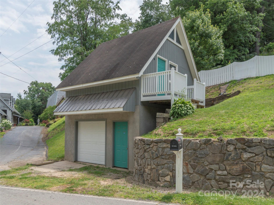 207 Jonestown Rd Asheville, NC 28804