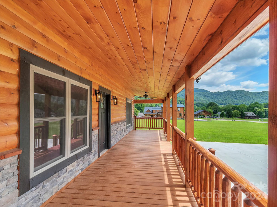 21 Kennerly Cv Maggie Valley, NC 28751