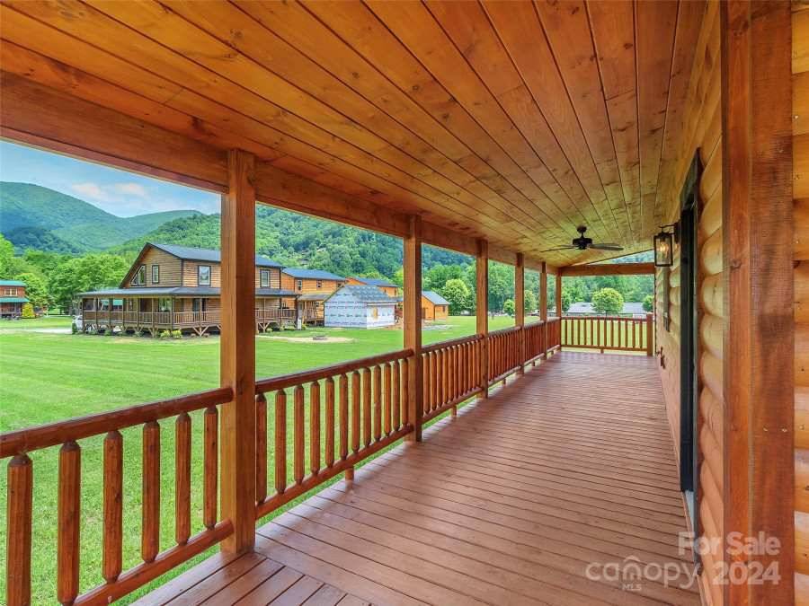 21 Kennerly Cv Maggie Valley, NC 28751