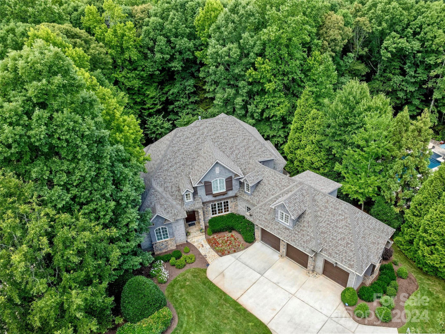 1317 Wyndmere Hills Ln Matthews, NC 28105