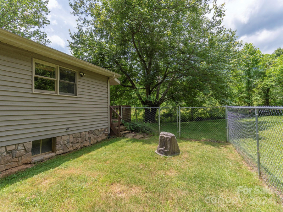 87 David Edwards Rd Waynesville, NC 28786