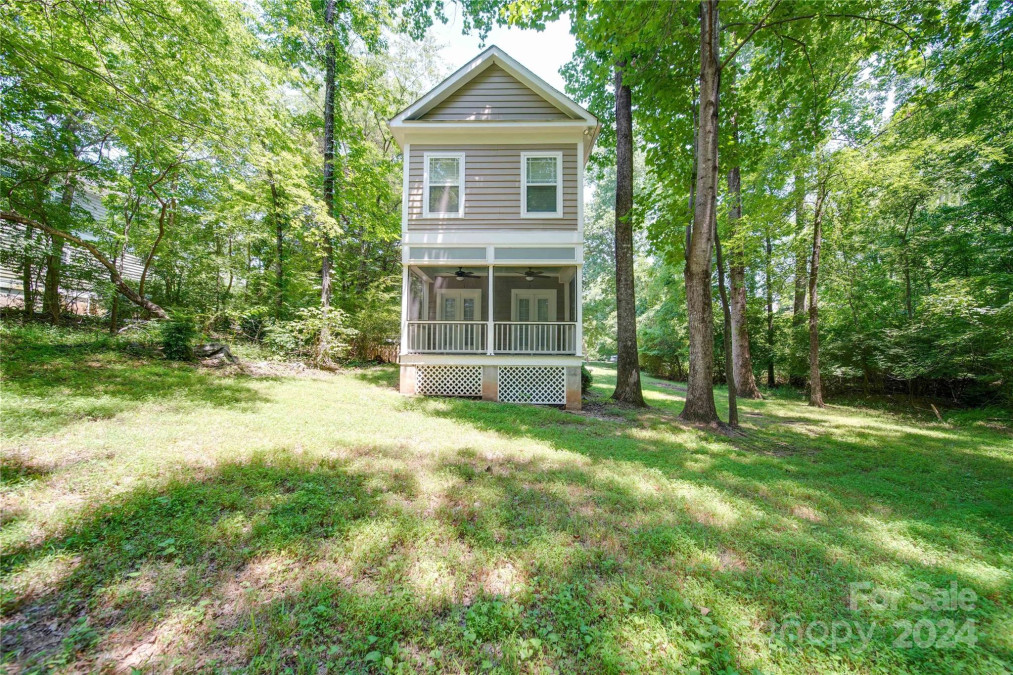 3921 Sky Dr Charlotte, NC 28226