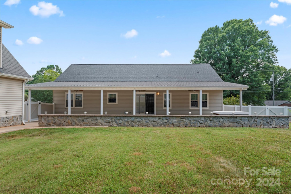 129 Rainbow St Concord, NC 28025