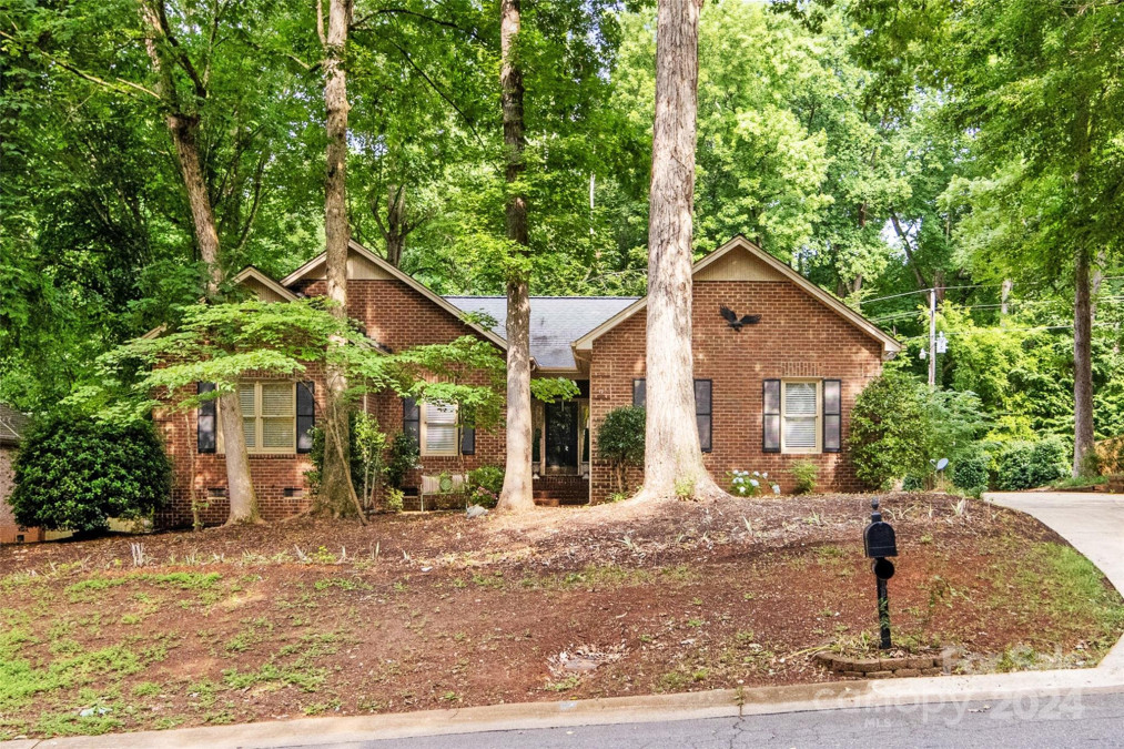 3418 Shadow Lake Ln Matthews, NC 28104