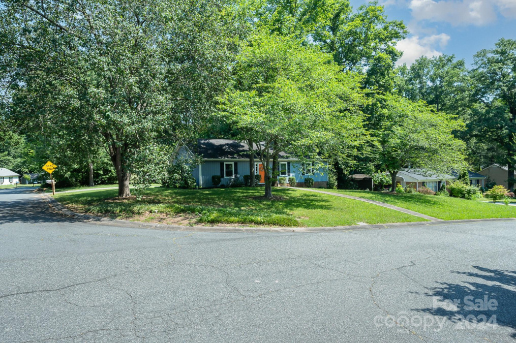 4501 Strangford Ave Charlotte, NC 28215