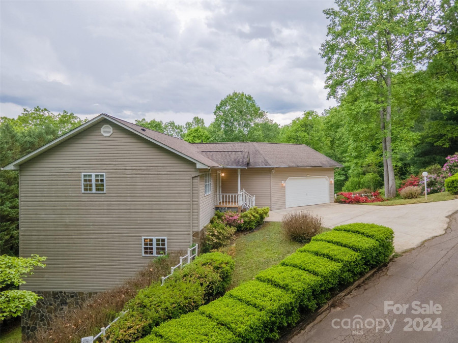 132 Mountain Cir Franklin, NC 28734