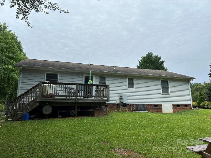 431 Island Cove Rd Norwood, NC 28128