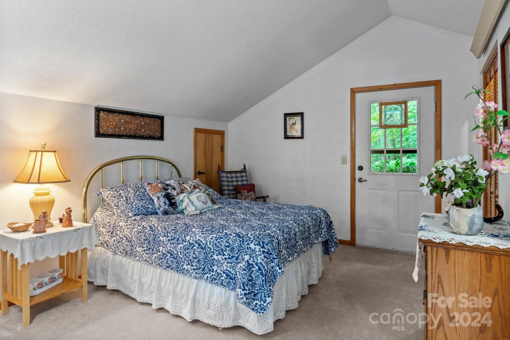 99 Skyline Dr Waynesville, NC 28786