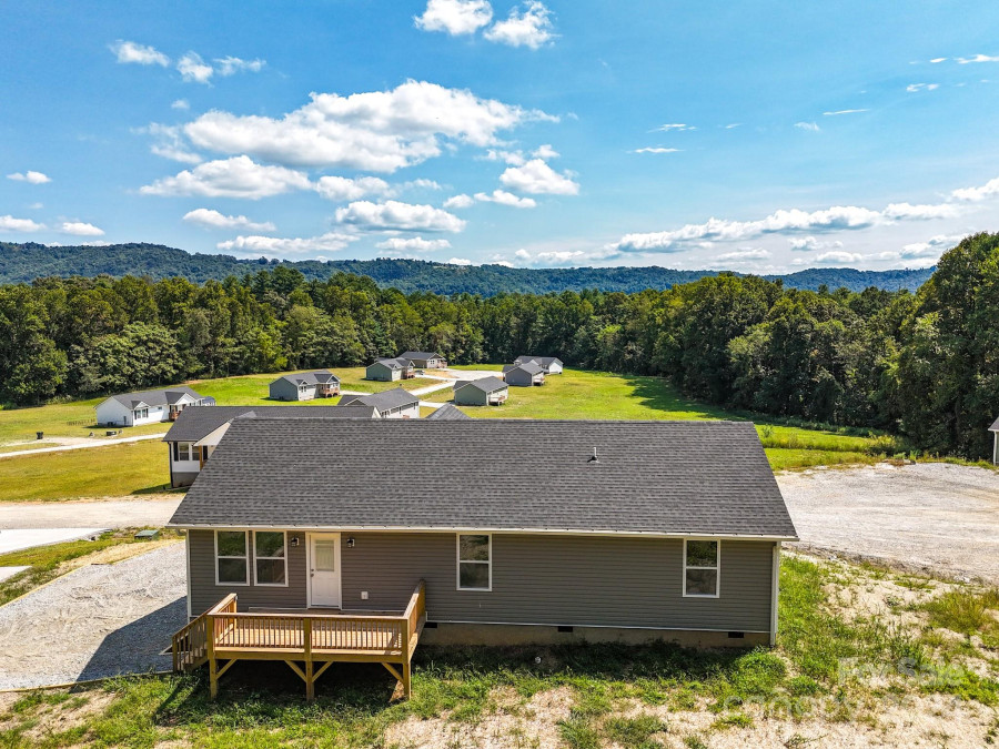 44 Owls Nest Ln Hendersonville, NC 28792