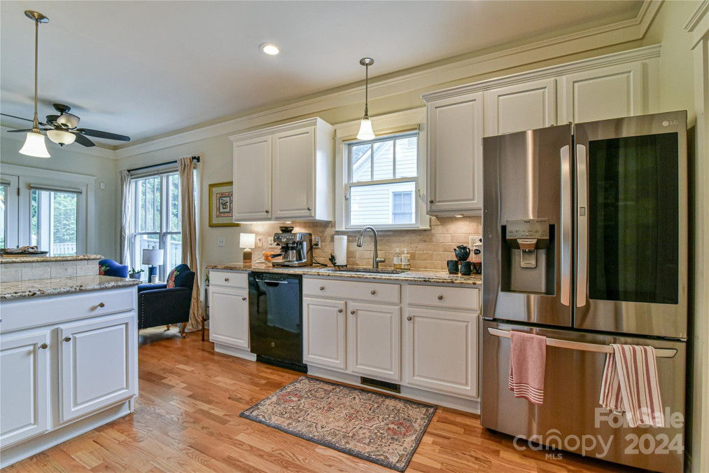 49 White Ash Dr Asheville, NC 28803