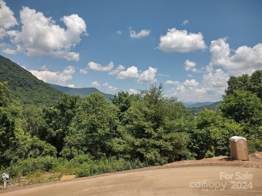 1114 Jonathan Creek Rd Maggie Valley, NC 28751