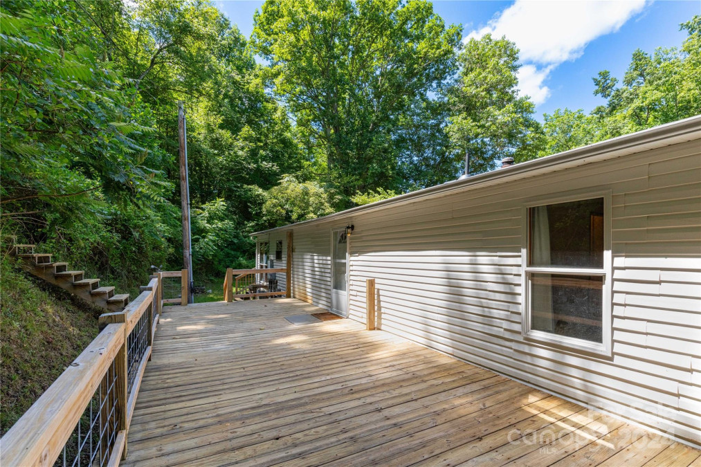 274 Spicewood Trl Mars Hill, NC 28754