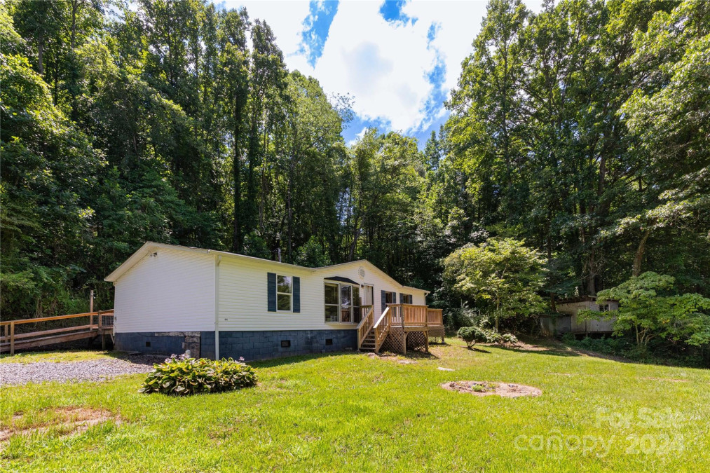 274 Spicewood Trl Mars Hill, NC 28754