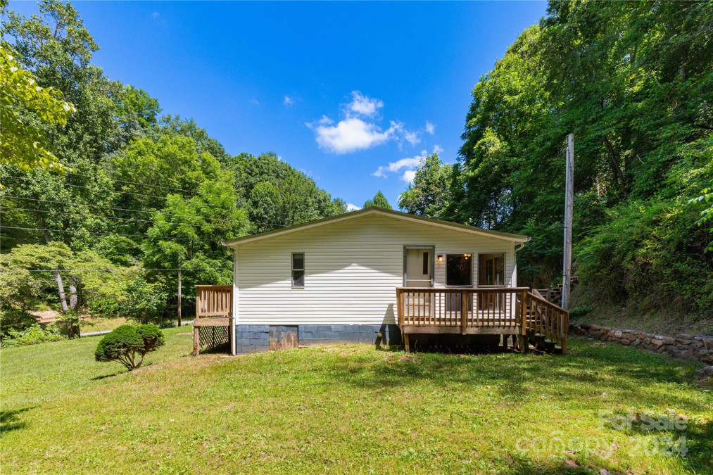 274 Spicewood Trl Mars Hill, NC 28754