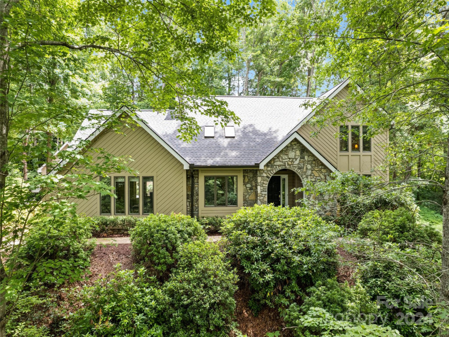 22 Underwood Dr Waynesville, NC 28786