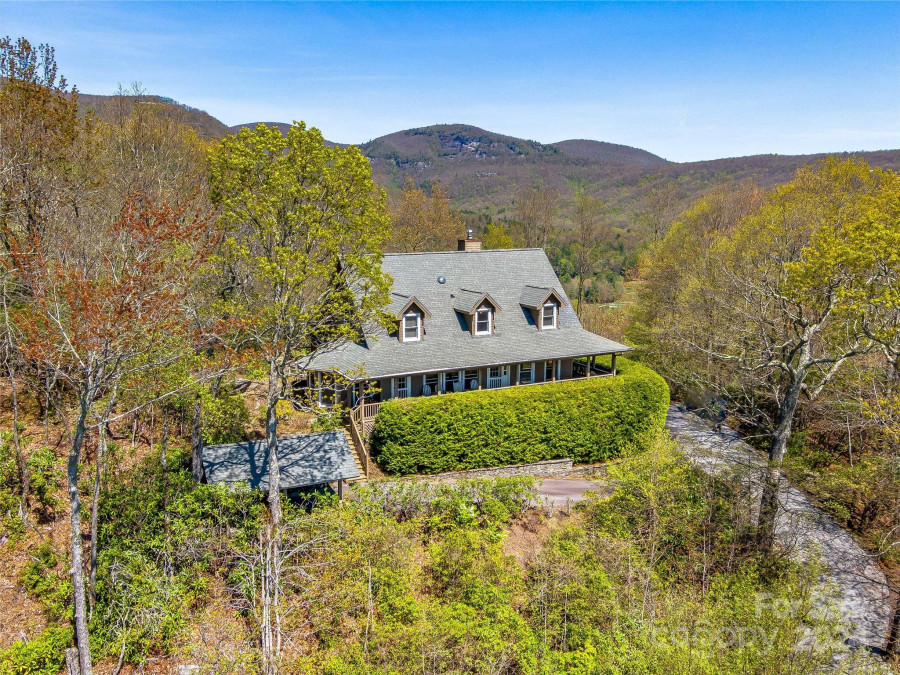 434 Toxaway Dr Lake Toxaway, NC 28747