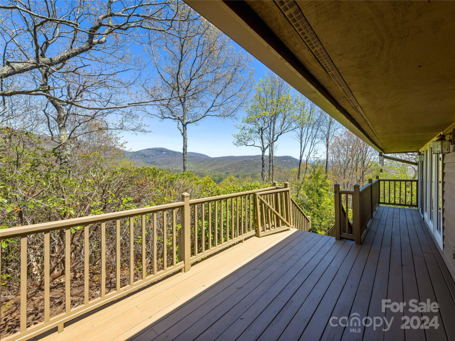 434 Toxaway Dr Lake Toxaway, NC 28747