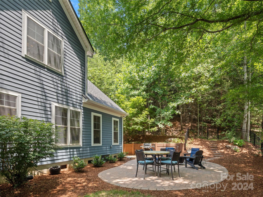 43 White Ash Dr Asheville, NC 28803