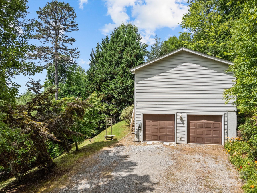 3 Bonnie Ln Horse Shoe, NC 28742