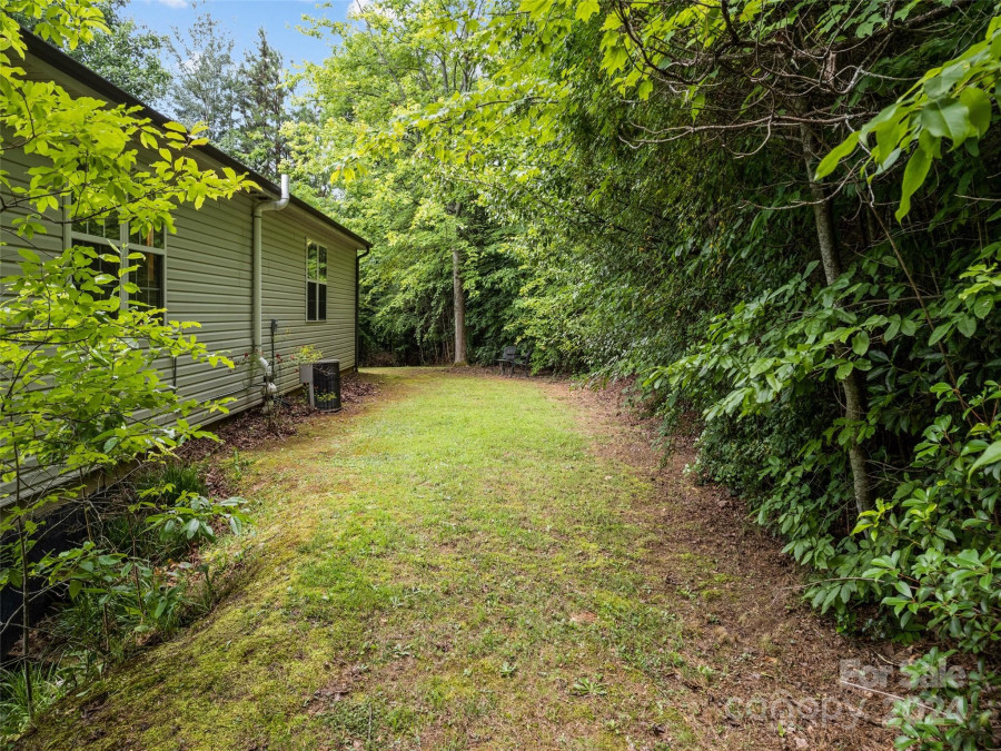 3 Bonnie Ln Horse Shoe, NC 28742