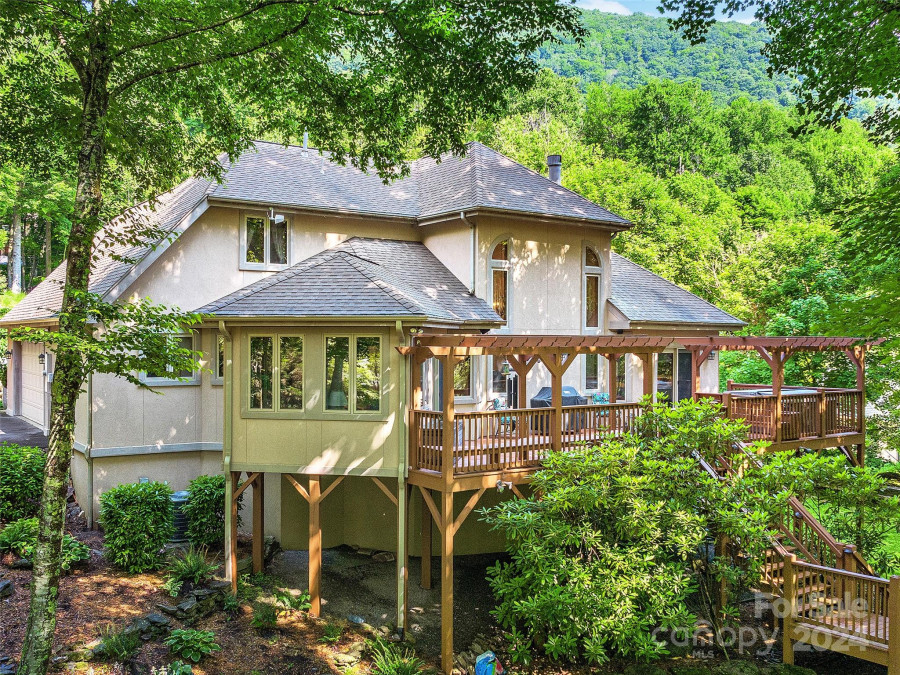 71 Serenity Cv Maggie Valley, NC 28751