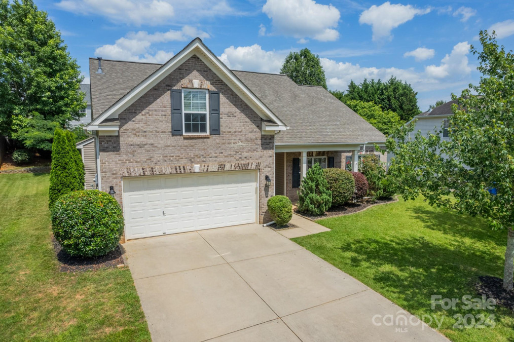 232 Golden Valley Dr Mooresville, NC 28115