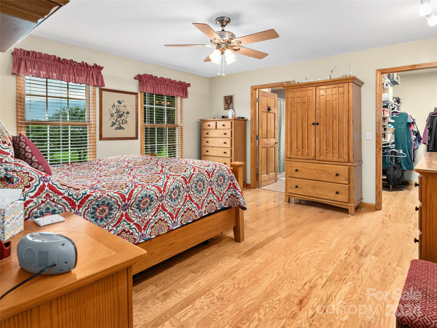 4198 Pigeon Rd Waynesville, NC 28786