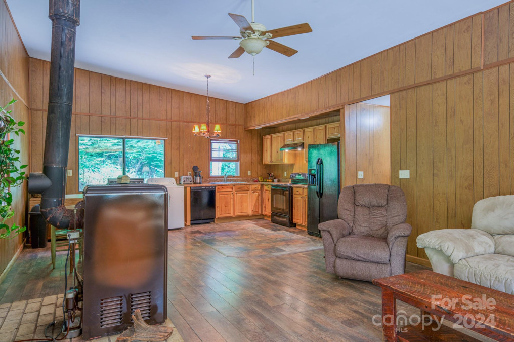 88 Bearwallow Rd Leicester, NC 28748