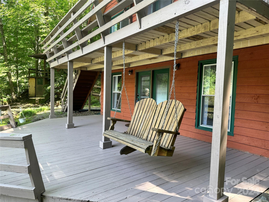 330 Riddle Cove Rd Maggie Valley, NC 28751