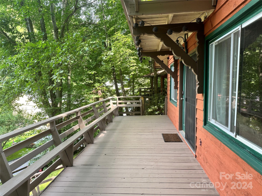 330 Riddle Cove Rd Maggie Valley, NC 28751