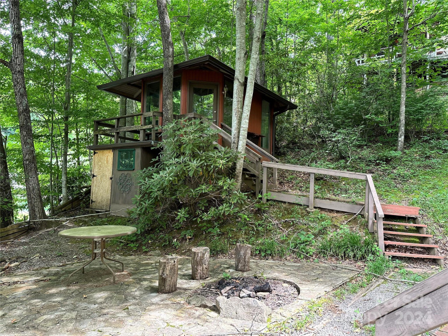 330 Riddle Cove Rd Maggie Valley, NC 28751