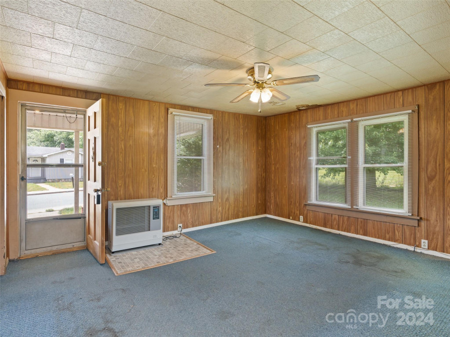 362 Killian St Waynesville, NC 28786