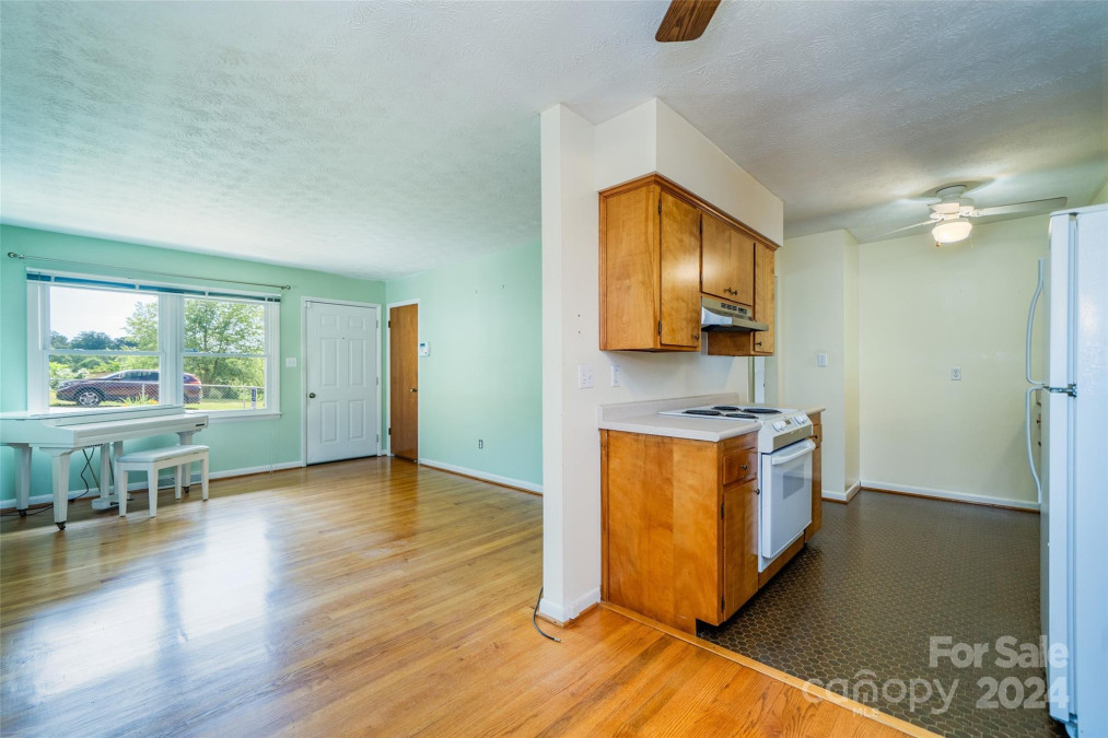 302 Hi Alta Ave Asheville, NC 28806