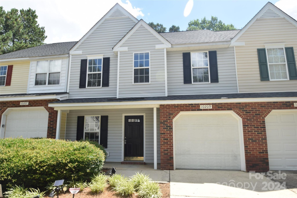 10209 University Park Ln Charlotte, NC 28213