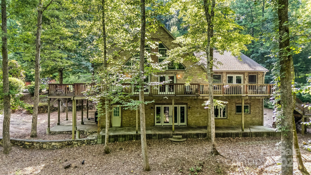 937 Ostin Creek Trl Mill Spring, NC 28756