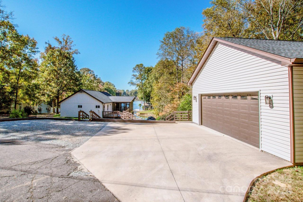 124 La Agua Ln Troutman, NC 28166