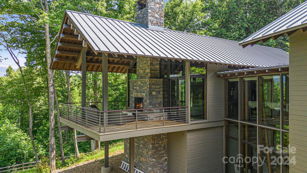 1674 Preserve Rd Sylva, NC 28779