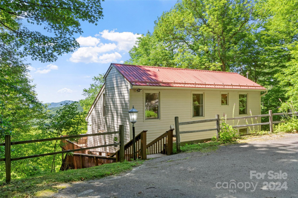 894 Mckinney Gap Dr Mars Hill, NC 28754