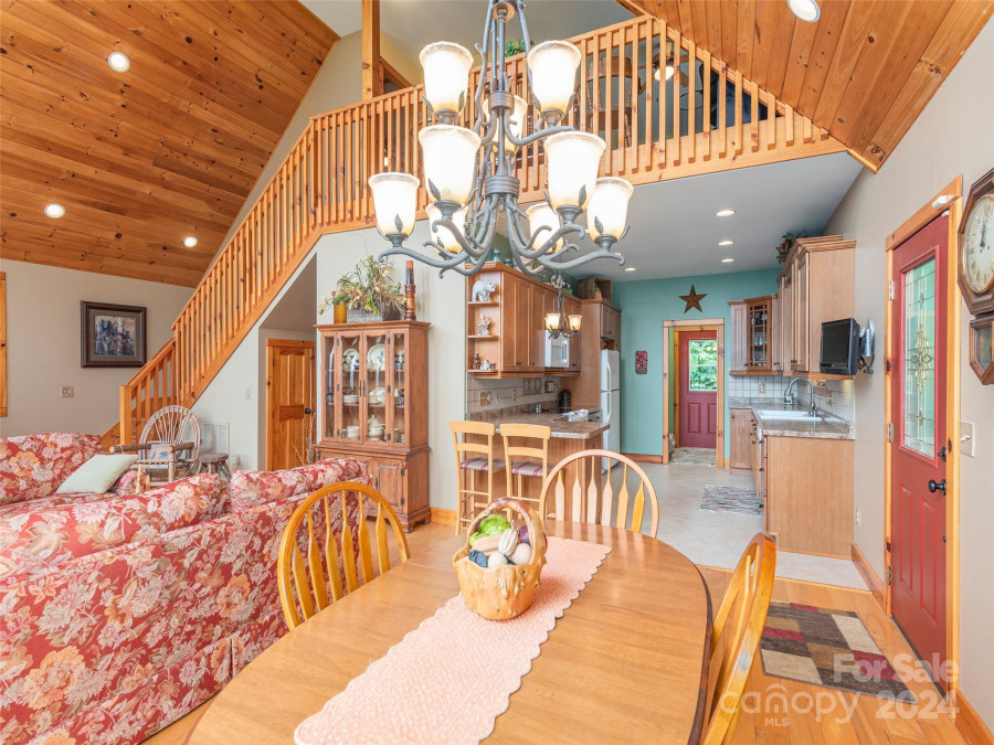 44 Black Bear Ln Whittier, NC 28789