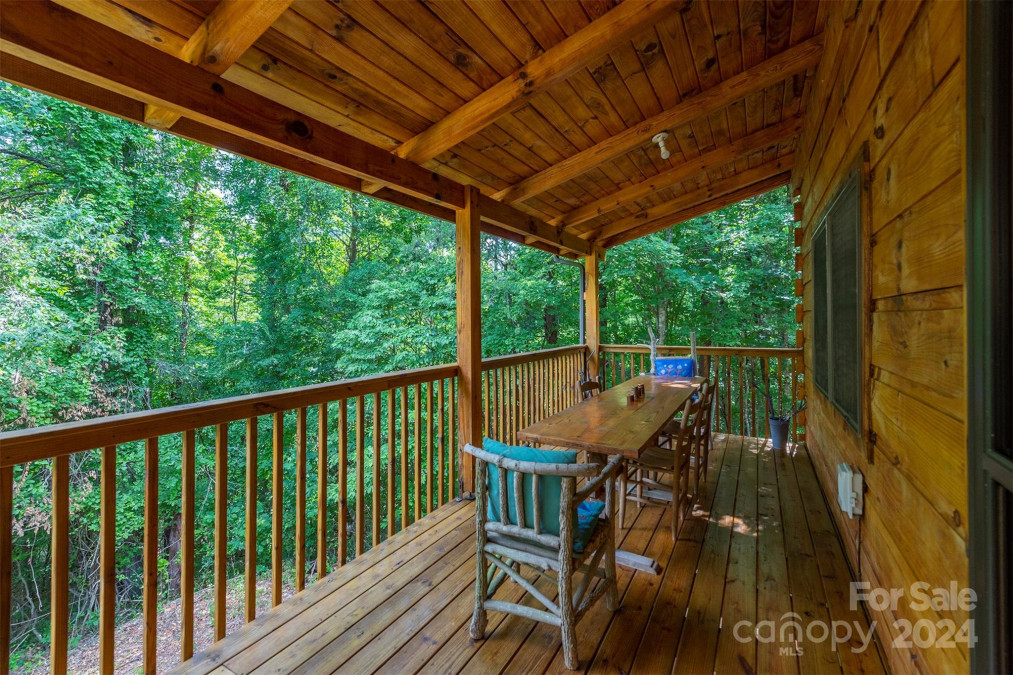 42 Jupiter Hts Weaverville, NC 28787