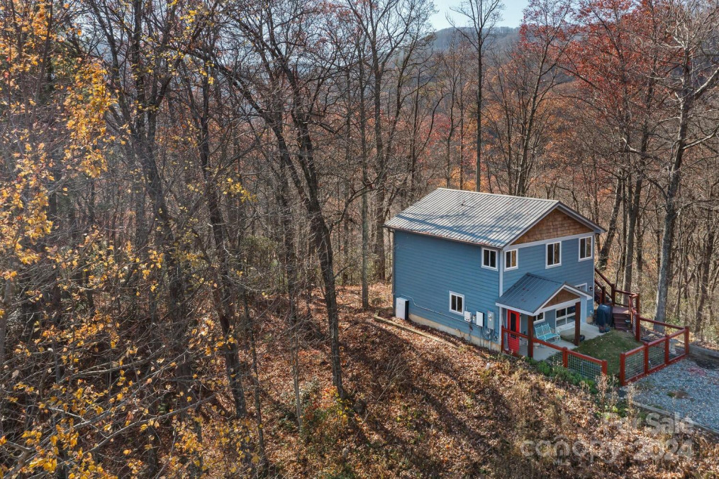 1818 Roaring Fork Rd Hot Springs, NC 28743