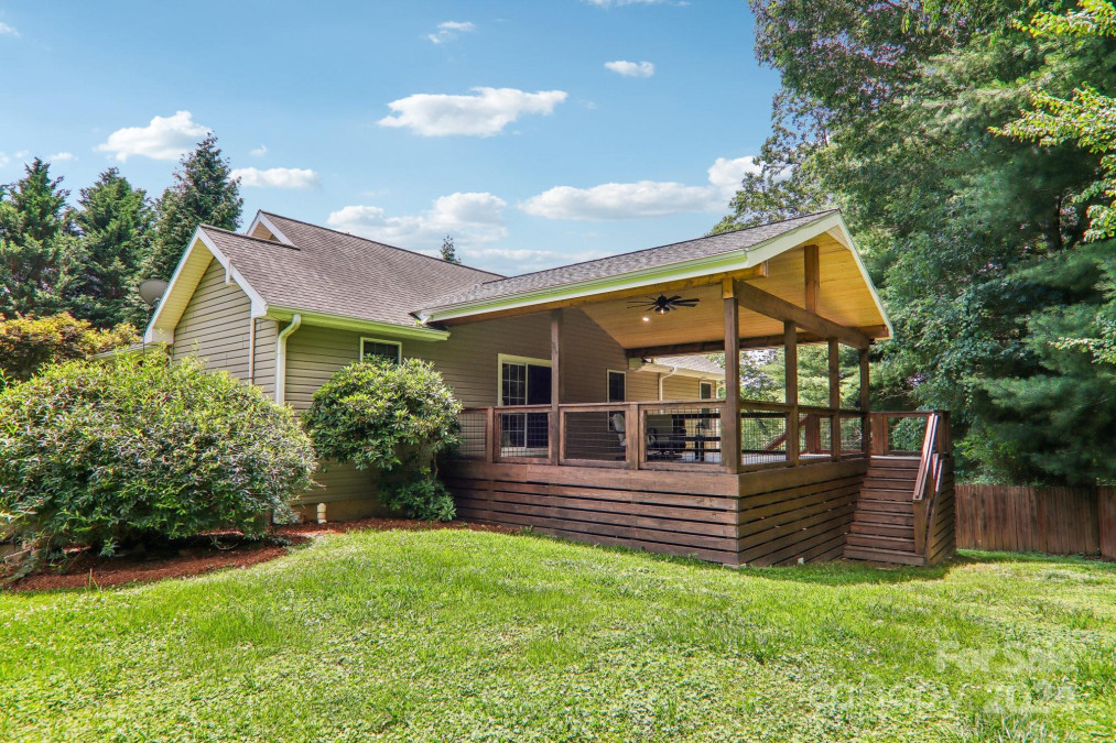 33 Warlick Rd Mills River, NC 28759