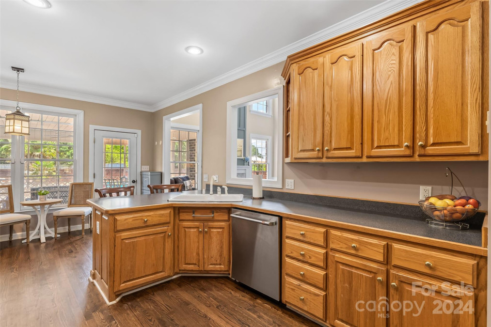 1094 James Farm Rd Hickory, NC 28602