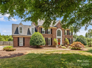 1094 James Farm Rd Hickory, NC 28602